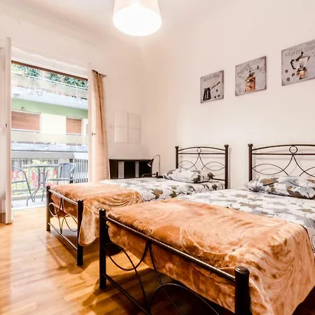 Гостевой дом Petaluda House 3 *