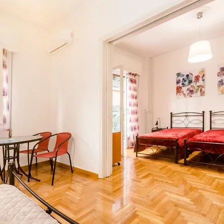 Πανσιόν Petaluda House 3 *